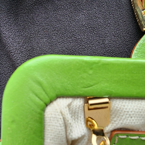 Lime Green Purse - read listing - Picture 14 of 16